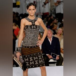 □$3,790 OSCAR DE LA RENTA EXCLUSIVE EMBROD BEAD RUNWAY DRESS US 6